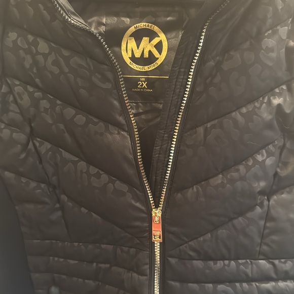 Michael Kors Black Quilted Women's Vest - Picture 4 of 11